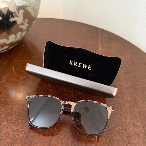 Krewe ‘Blake’ Women’s Sunglasses.